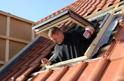 Pose de fenêtres de toit Velux à Oyeu